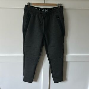 NWOT American Eagle Joggers